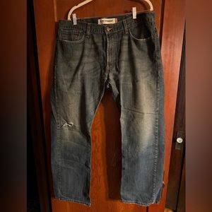 Levi’s 514 strait leg denim jeans